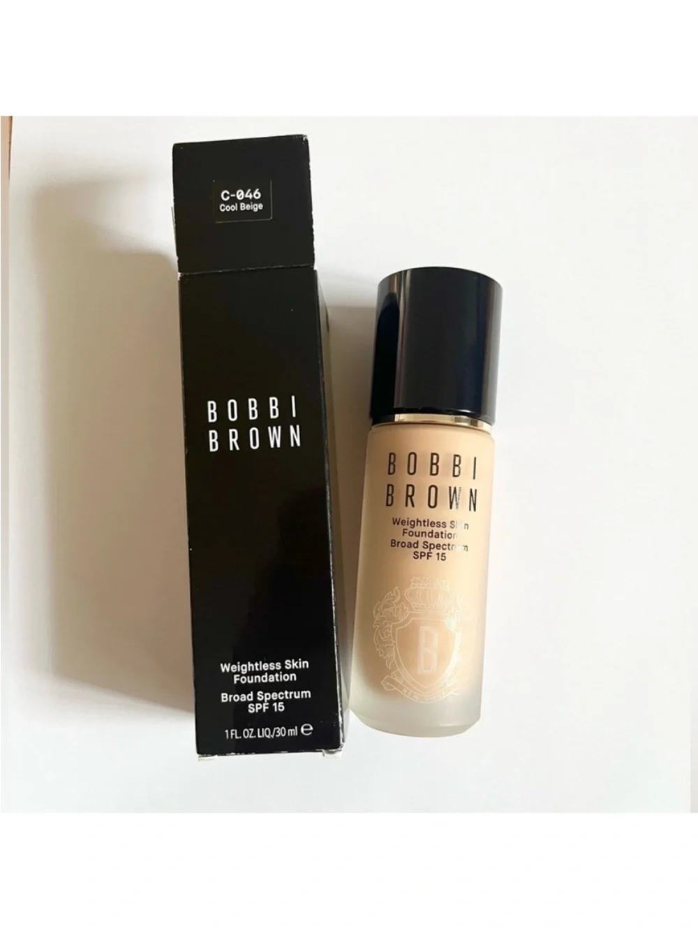 Bobbo Brown Weightless Skin Foundation In #C-046 Cool Beige